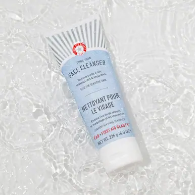 FIRST AID BEAUTY Face Cleanser 226g