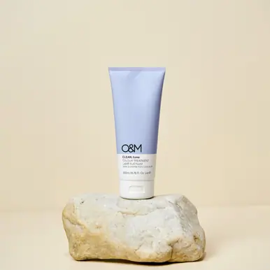O&M CLEAN.tone Light Platinum Colour Treatment 200ml