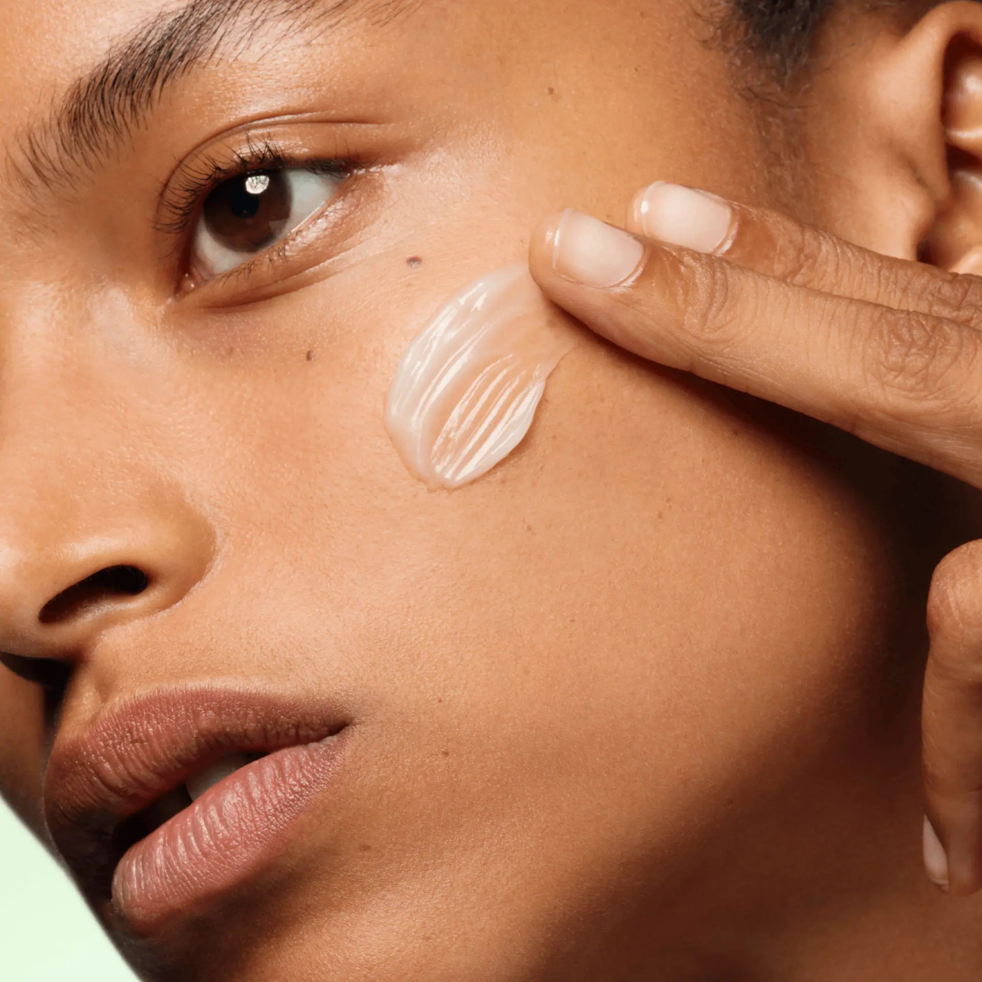 Prada Refine Blurring Extending Primer